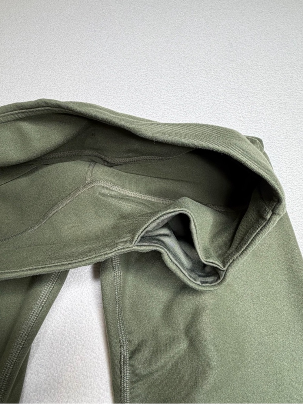 Alo Yoga Idol Ruched Leggings•Olive Green - Picture 12 of 13